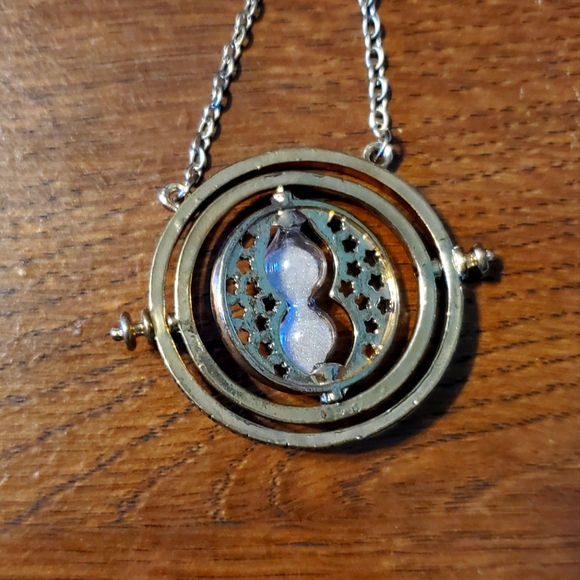 Time Turner Necklace - Picture 1 of 2